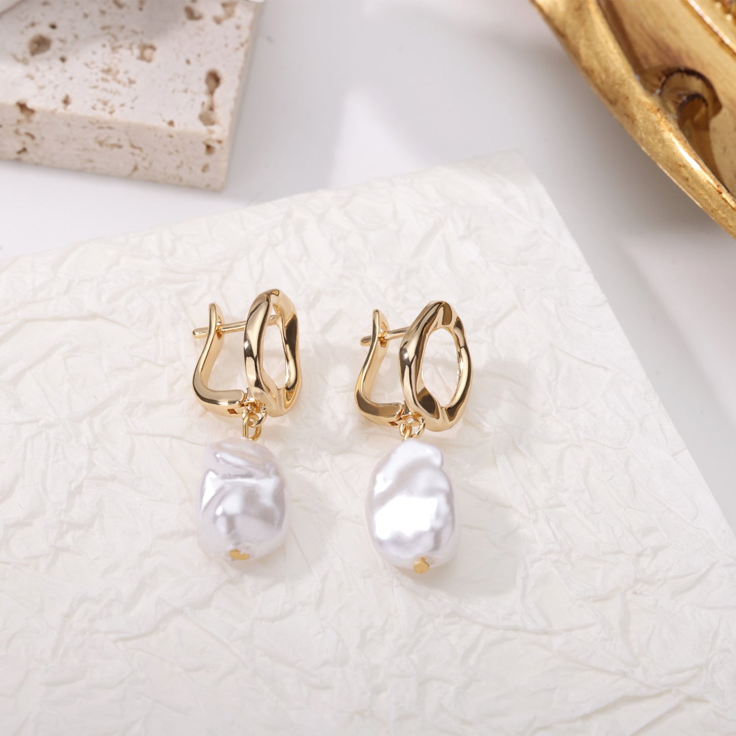 ladies Fahion Retro pearl stainless steel earrings